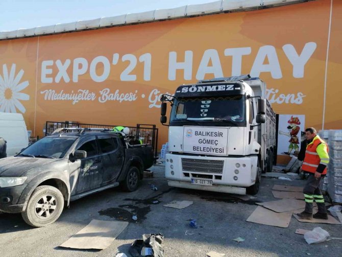 Gömeçliler Deprem Bölgesi İçin Seferber Oldu
