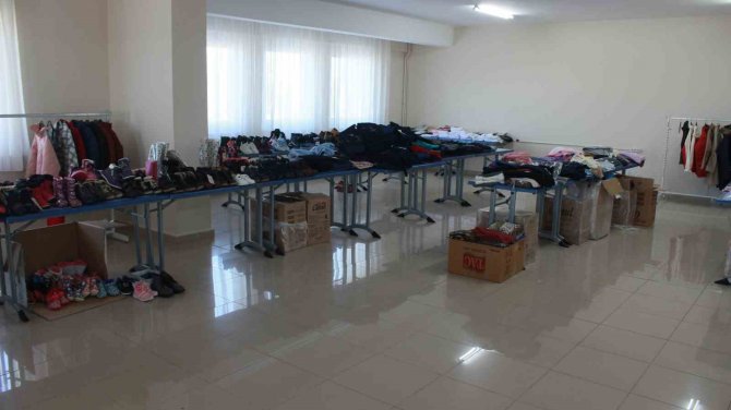Depremzedeler İçin Kırklareli’nde ‘Sevgi Mağazası’ Kuruldu