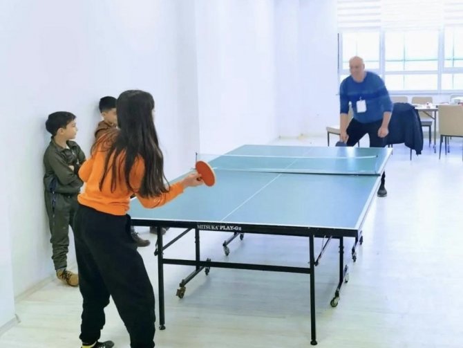 Depremzedeler İçin Bu Kez Öğretmenler Gönüllü Oldu