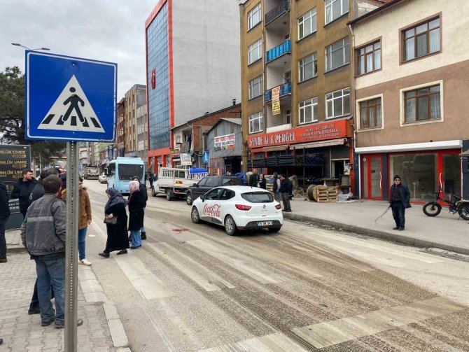 Minibüsün Çarptığı Yaya Ağır Yaralandı
