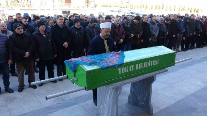 Depremde Hayatını Kaybeden Öğretmen Son Yolculuğuna Uğurlandı