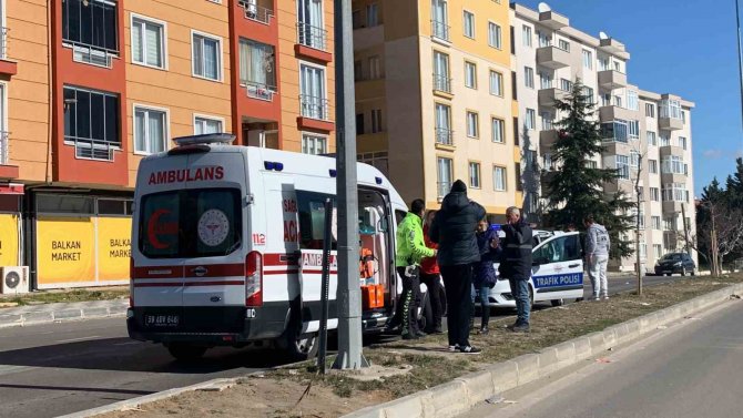 Kırmızı Işık İhlalinin Kazayla Sonuçlandığı Anlar Kamerada: 2 Yaralı