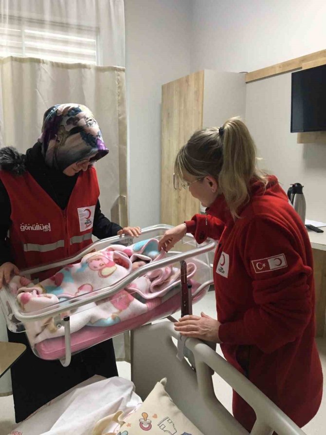Kızılay’dan Depremzedelere Destek
