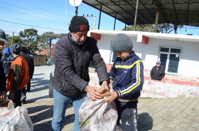 Koçarlı, Depremzedelerin Isınması İçin Seferber Oldu