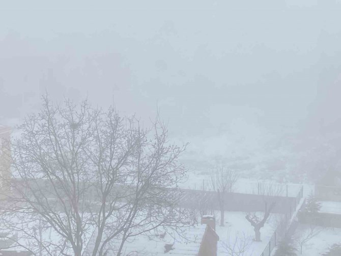 Kulu’da Yoğun Sis Etkili Oldu