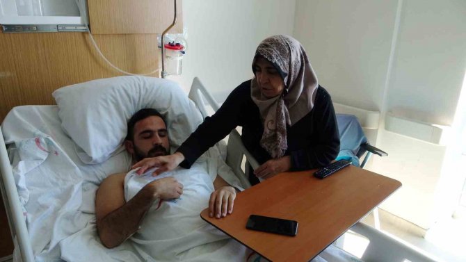 İ̇lk Depreme Evinde, İkinci Depreme Hastanede Yakalandı