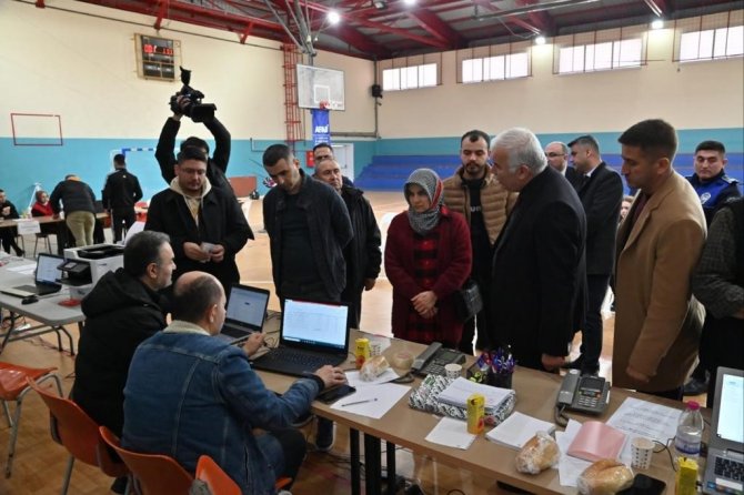 Manisa’da Depremzedeler İçin Kayıt Masası Oluşturuldu