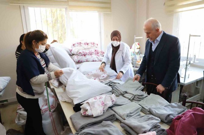 Akdenizli Kadınlar Depremzedeler İçin Seferber Oldu