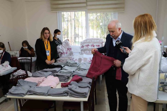 Akdenizli Kadınlar Depremzedeler İçin Seferber Oldu
