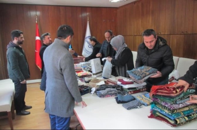 Muğla İ̇l Müftülüğü’nden Depremzedelere Kitap Ve Giyecek Yardımı