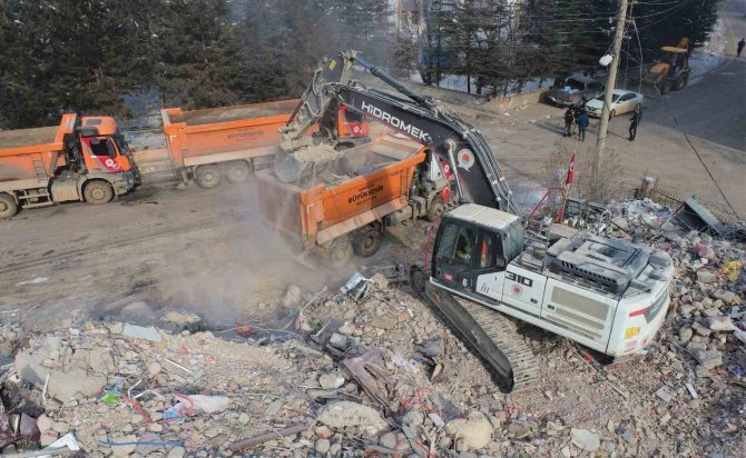 Samsun Büyükşehir Tüm Gücüyle Afet Bölgesinde