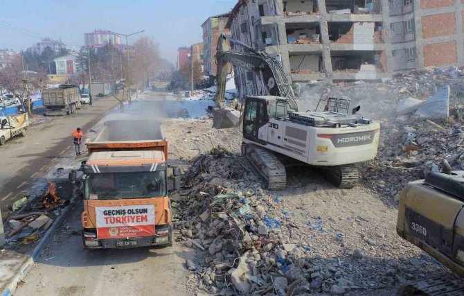 Samsun Büyükşehir Tüm Gücüyle Afet Bölgesinde