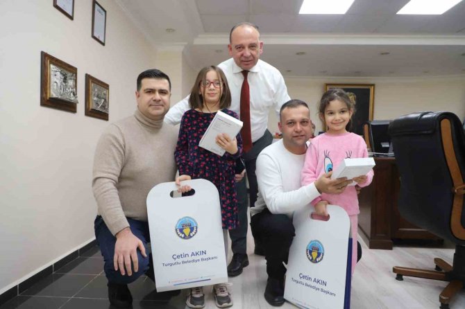 Depremzede Aileyi Duygulandıran Buluşma