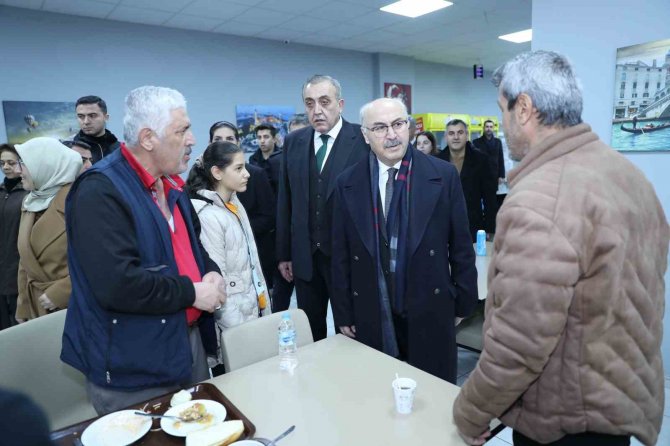 Depremzedelerin İ̇zmir’deki Yurtlara Yerleştirilmesi Sürüyor