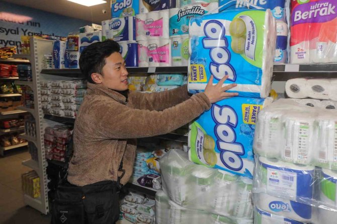 Derman Market’e Yardımlar Sürüyor