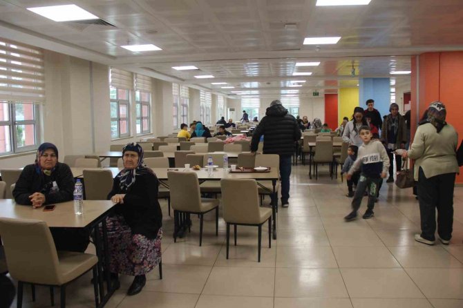 17 Ağustos Felaketini Yaşayan Kocaeli’de Kapılar Depremzedeler İçin Açıldı