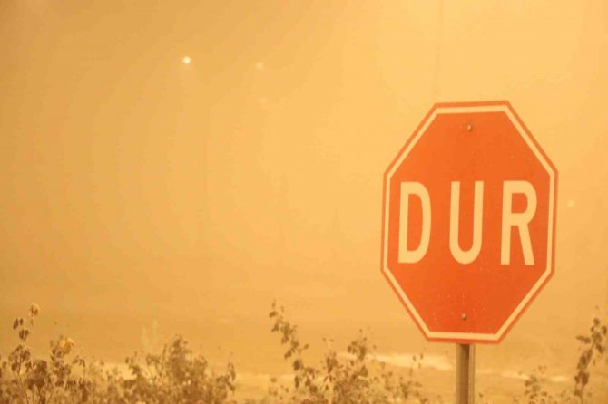 Aksaray’da Yoğun Sis Görüş Mesafesini 10 Metreye Kadar Düşürdü