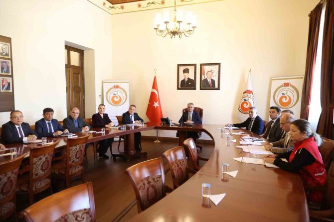 Başkan Böcek: “Antalya’ya Gelen Depremzede Sayısı 101 Bini Geçti”