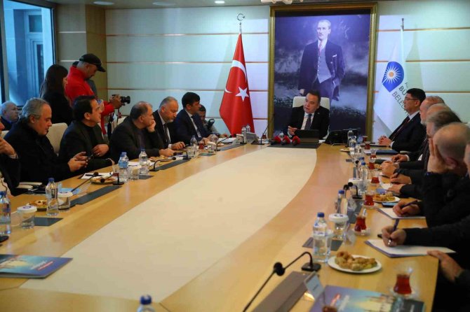 Başkan Böcek: “Antalya’ya Gelen Depremzede Sayısı 101 Bini Geçti”