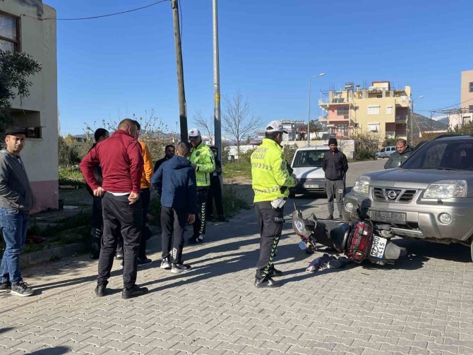 Gazipaşa’da Motosikletle Otomobil Çarpıştı: 1 Yaralı