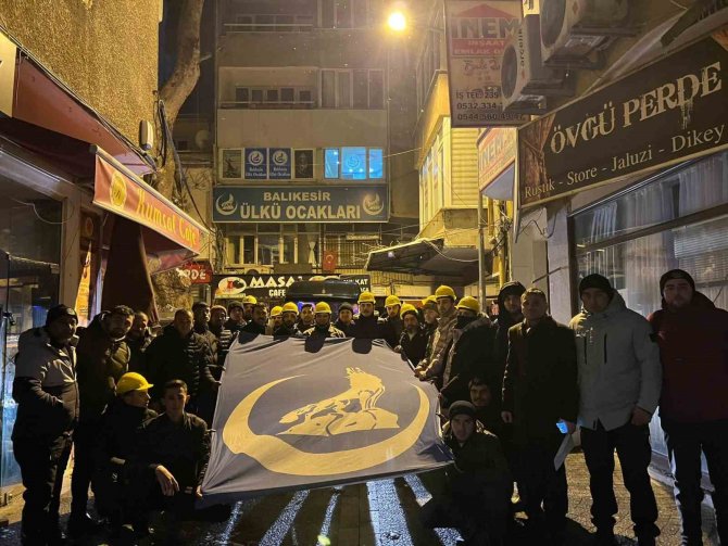 Balıkesir Ülkü Ocakları Depremzedelere Desteğe Devam Ediyor