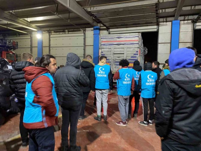 Balıkesir Ülkü Ocakları Depremzedelere Desteğe Devam Ediyor