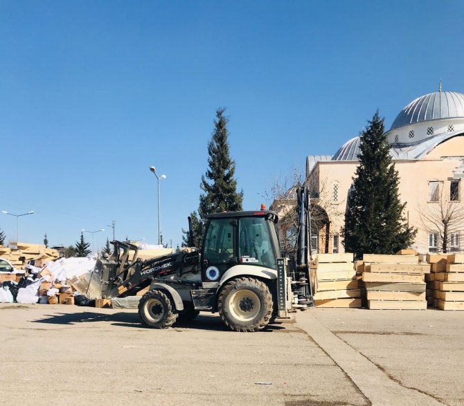 Batman Üniversitesi Deprem Bölgesindeki Arama Kurtarma Çalışmalarına Destek Veriyor