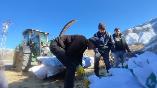 Deprem Bölgesine Odun Yetiştirmek İçin Seferber Oldular