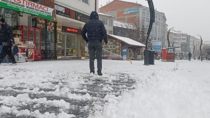 Bolu’da Kar Yağışı Etkili Oluyor