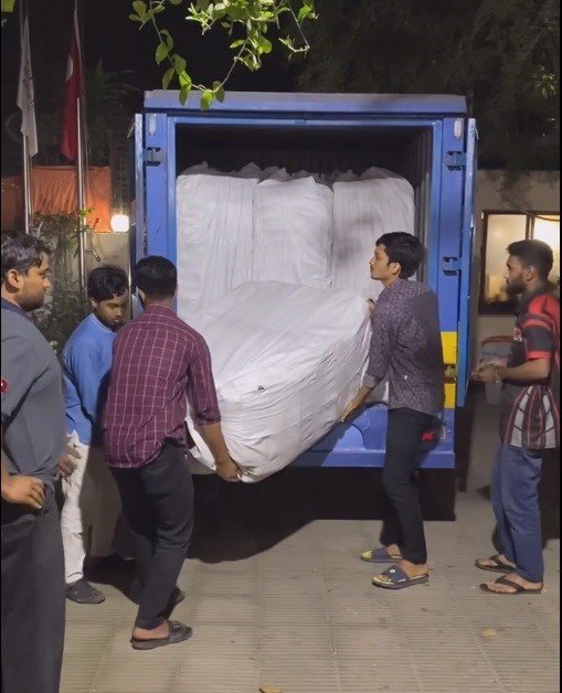 Bangladeşli Emon, Türkiye’nin Acısını Hafifletmek İçin Çalışıyor