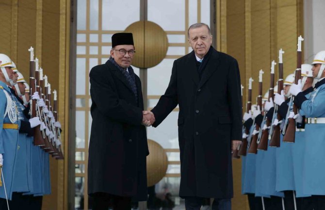 Cumhurbaşkanı Erdoğan, Malezya Başbakanı Enver İ̇brahim’i Kabul Etti