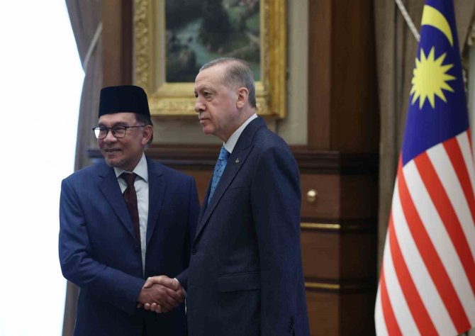 Cumhurbaşkanı Erdoğan, Malezya Başbakanı Enver İ̇brahim’i Kabul Etti