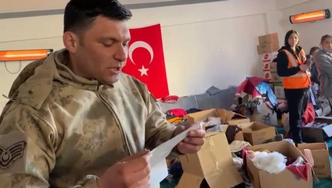 Kardeşi İle Birlikte Kumbaradaki Paralarını Depremzedelere Gönderdi, Yazdığı Mektup Duygulandırdı