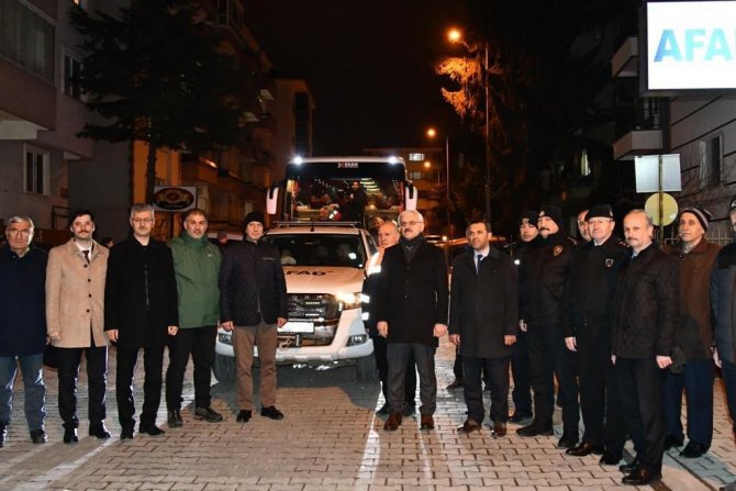 Bolu’dan 144 Gönüllü Dualarla Hatay’a Uğurlandı
