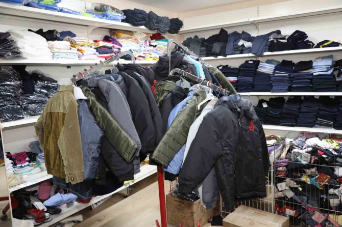 Depremzedeler İçin "Sosyal Market”