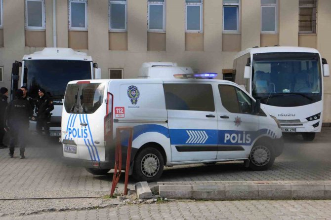 Yıkılan Apartman Sorumluları Adliyede