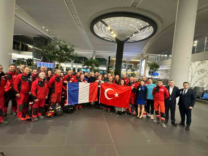İ̇ga İ̇stanbul Havalimanı’ndan Yabancı Arama Kurtarma Ekiplerine 15 Dilde Teşekkür