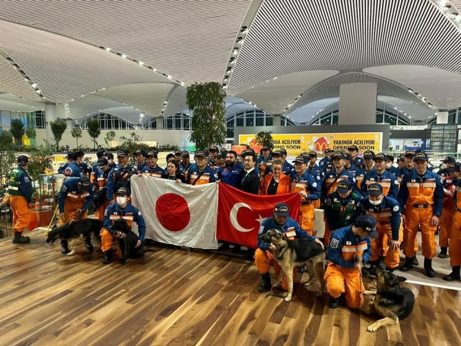 İ̇ga İ̇stanbul Havalimanı’ndan Yabancı Arama Kurtarma Ekiplerine 15 Dilde Teşekkür