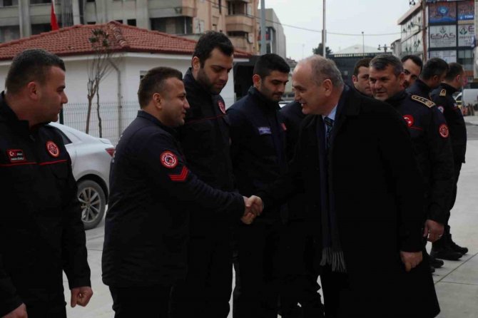 Başkan Özlü’den Depremde Görev Alan İtfaiye Personeline Ödül