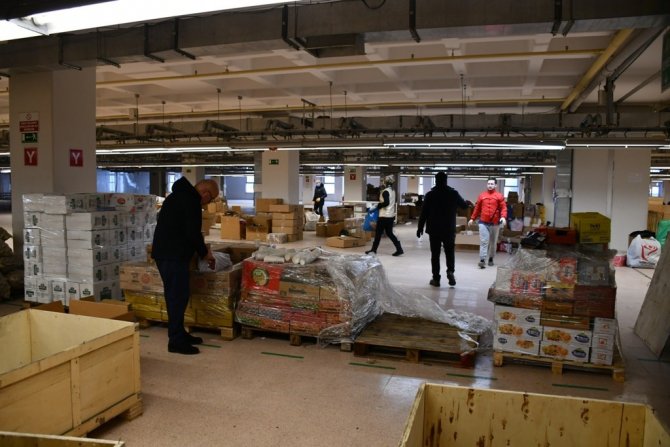 Düzce’de Ki Depremzedelerin İhtiyaçları Buradan Karşılanıyor
