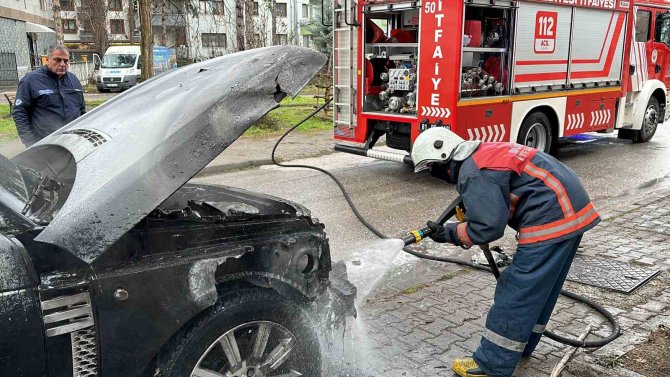 Park Halindeki Lüks Cipte Yangın Çıktı