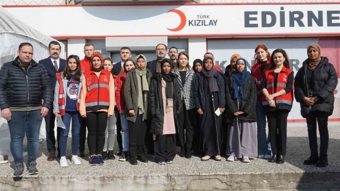 Edirne’deki Yabancı Öğrencilerden Depremzedelere Kan Desteği