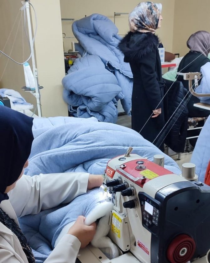 Gediz Halk Eğitim Merkezi Depremzedeler İçin Üretiyor