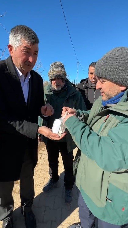Yardım Kolisinden Çıkan Not Vali Hatipoğlu’nu Duygulandırdı