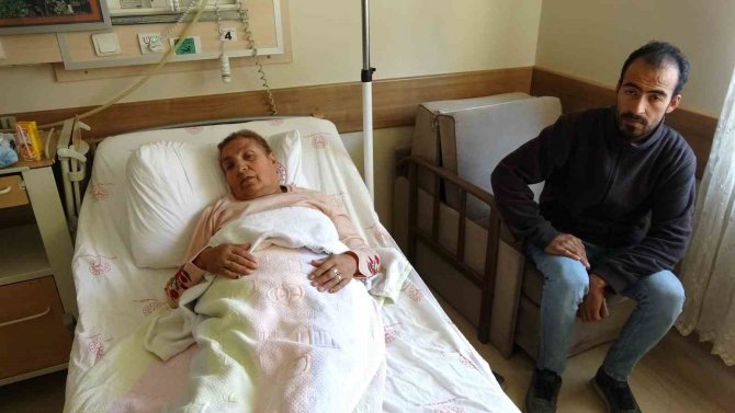 Enkaz Altında Yaşadıklarını Anlattı: “Allah’ım Beni Kurtar Diye Dua Ettim”