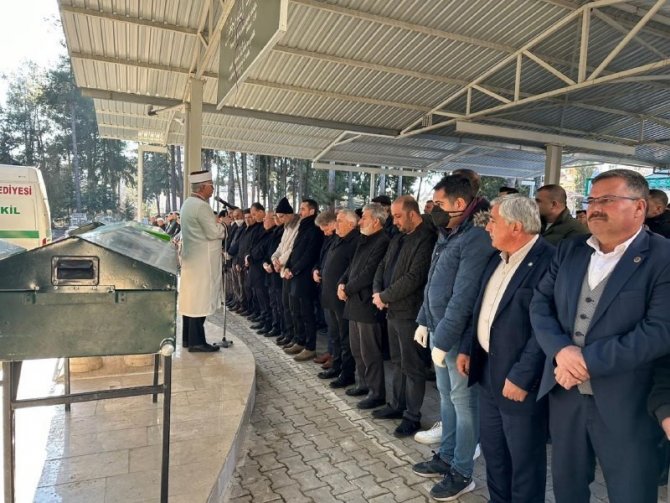 Depremde Enkaz Altında Kalan Anne Ve 3 Çocuğu Burdur’da Toprağa Verildi