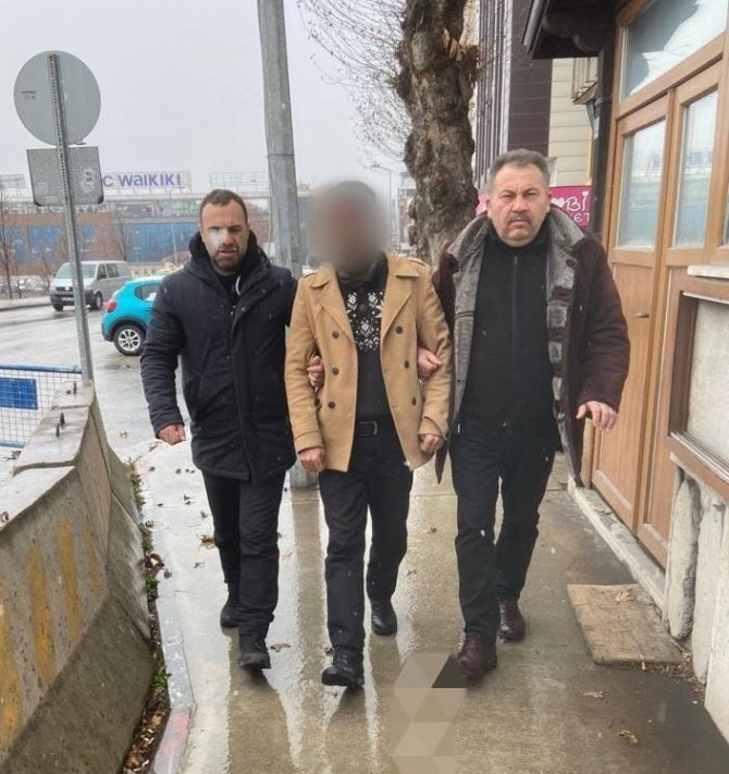 "Depremzedeyim" Diyerek Dolandırıcılık Yapan Şahıs Yakalandı