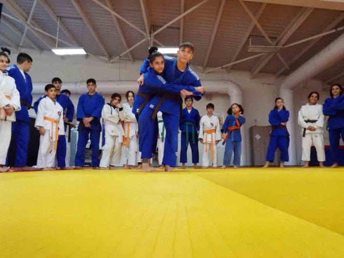Kepez’in Judocuları Ümit Veriyor