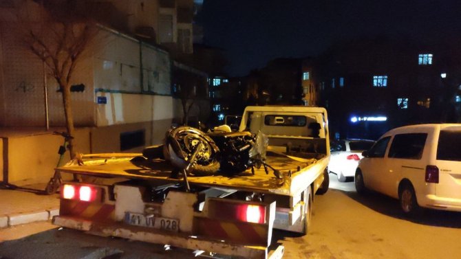 Otomobil İle Çarpışan Motosikletin Sürücüsü Yaralandı