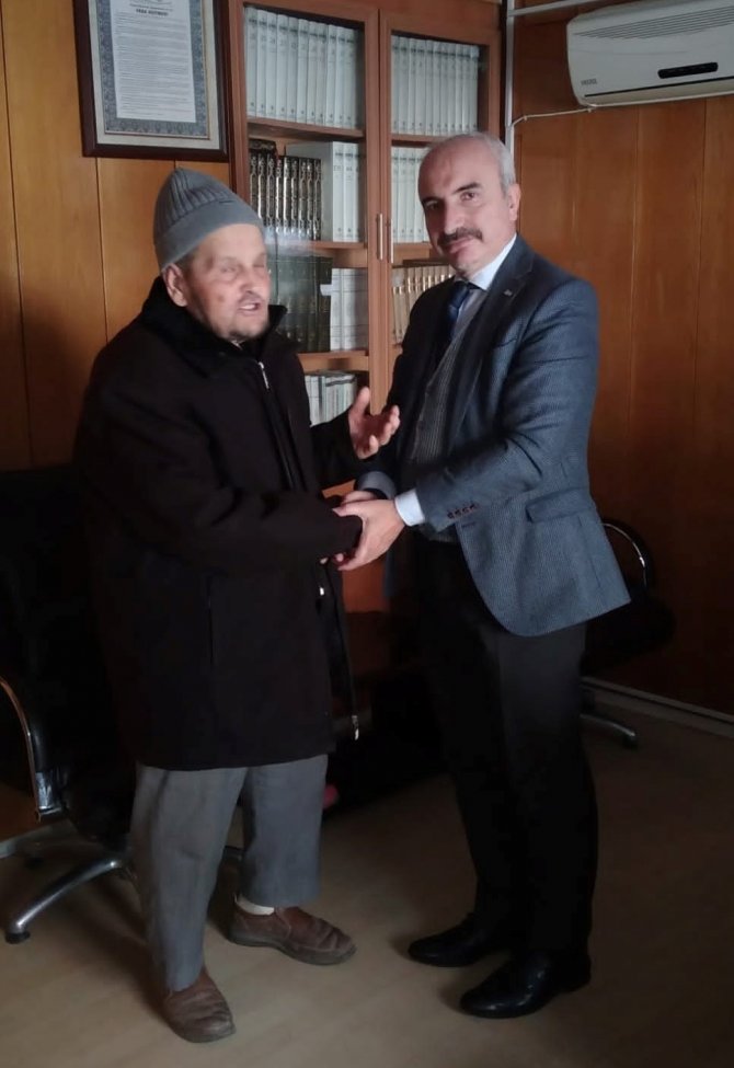 Buzağısını Depremzedelere Bağışladı
